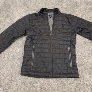Men’s Patagonia light puffy.